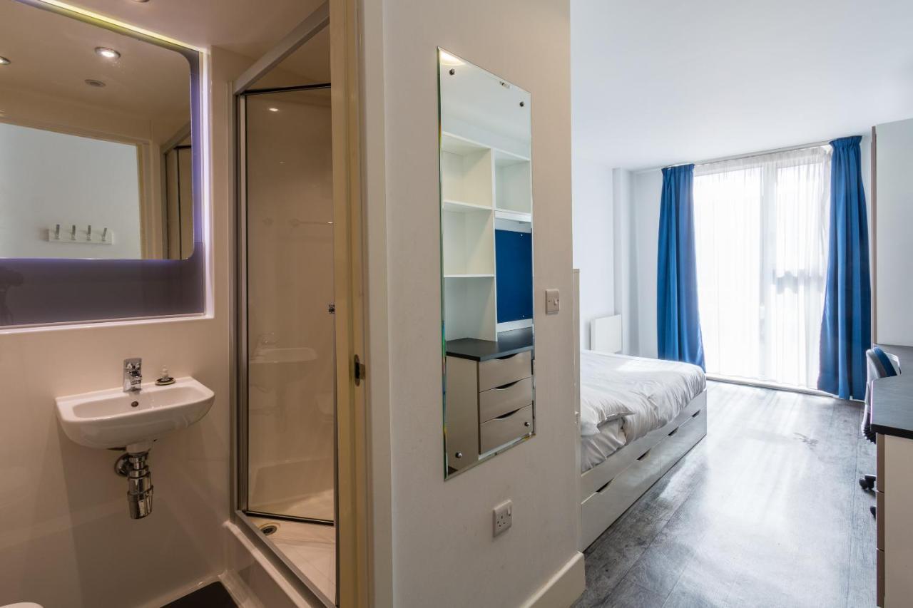 Destiny Student - Holyrood Appartement